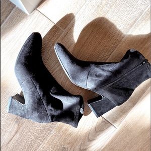 Black midi bootie